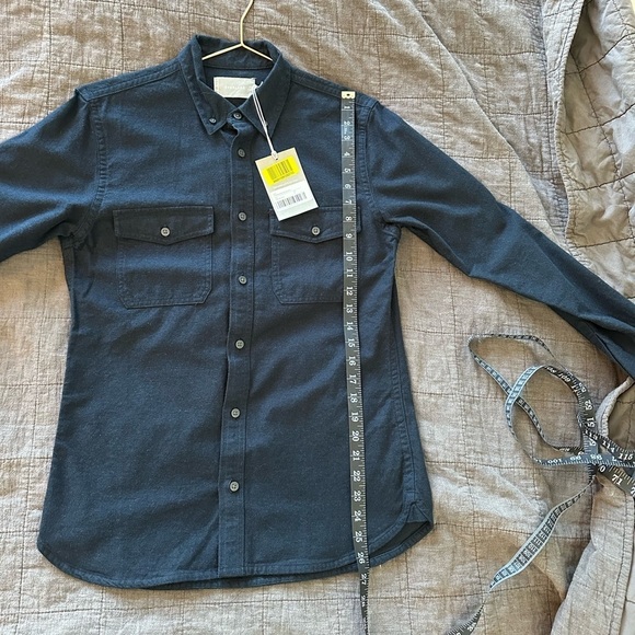 Everlane | The Brushed Flannel Shirt - Picture 9 of 10